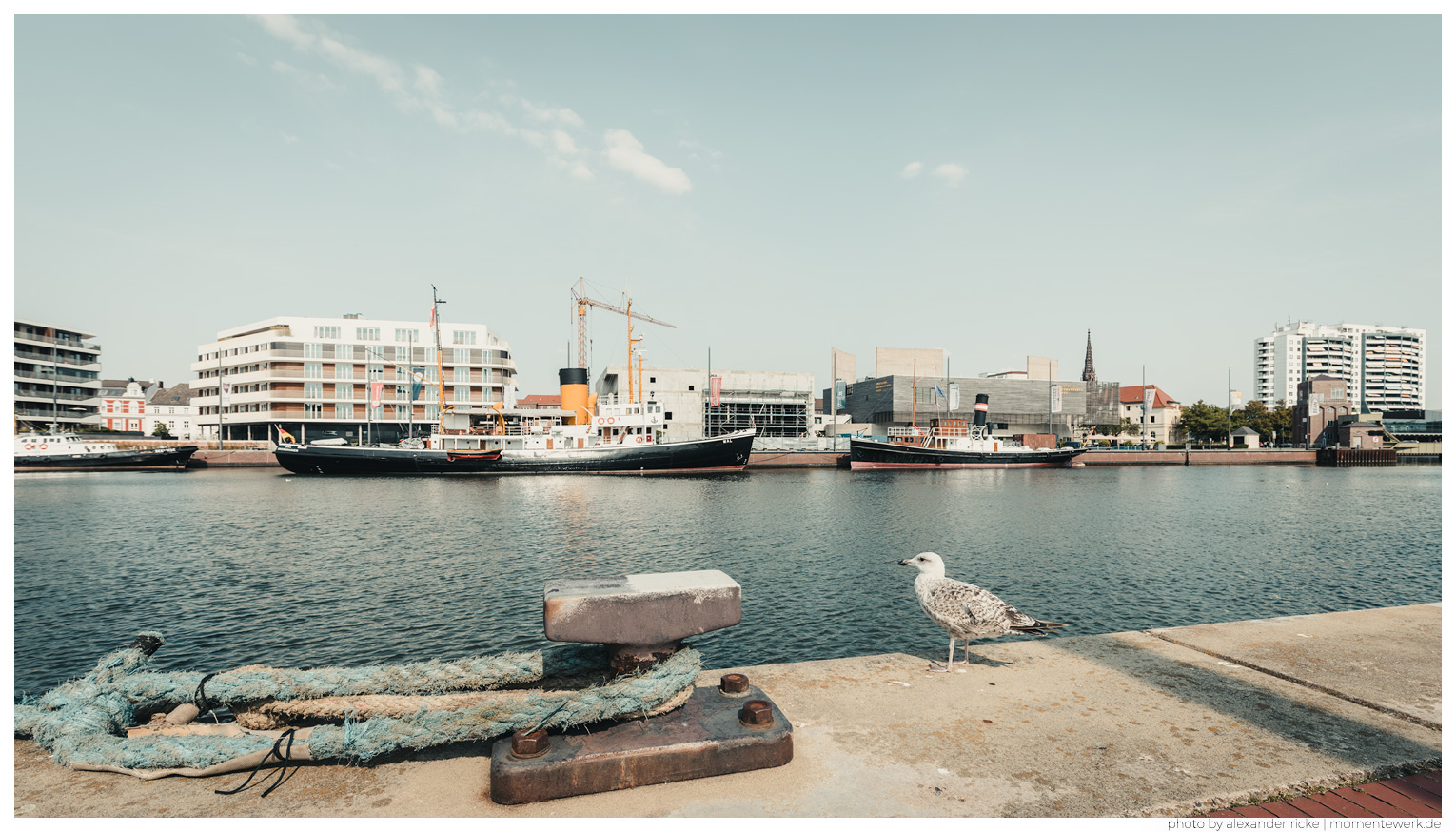 Blick auf das Deutsche Auswandererhaus im Neuen Hafen von Bremerhaven