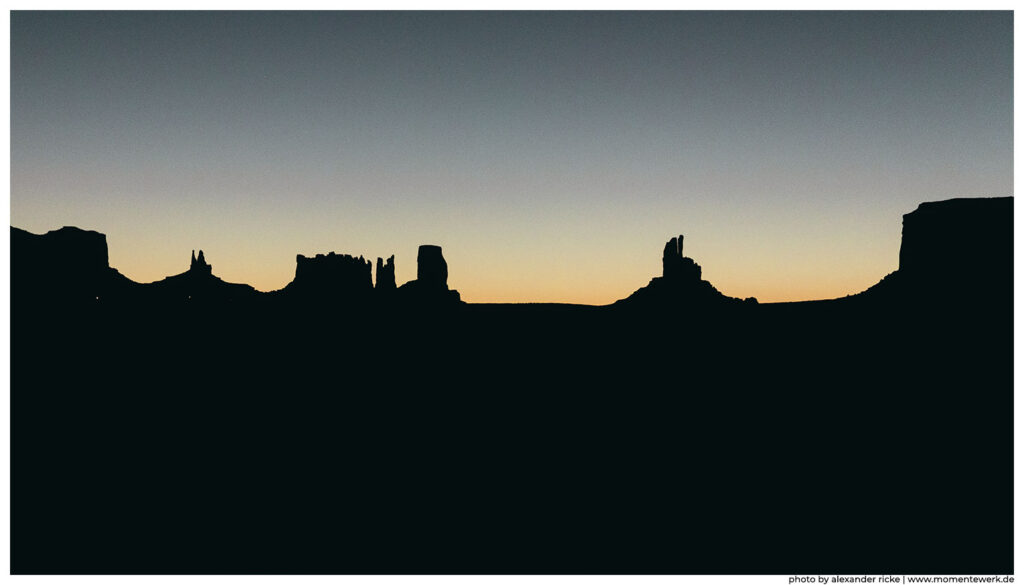 Silhouetten im Monument Valley